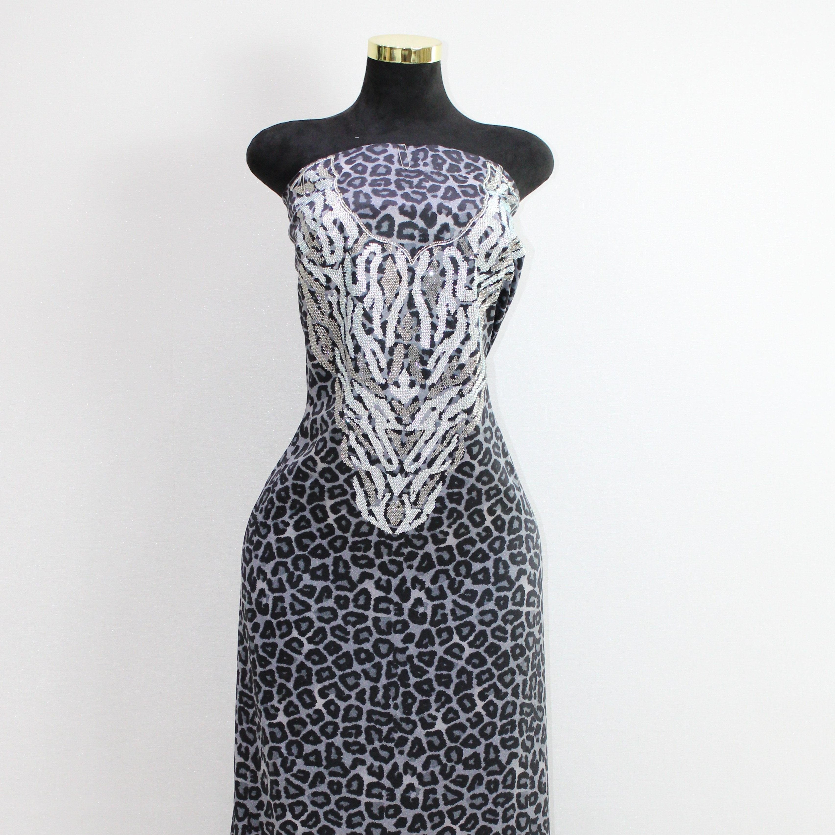 Makhawir - Black & White