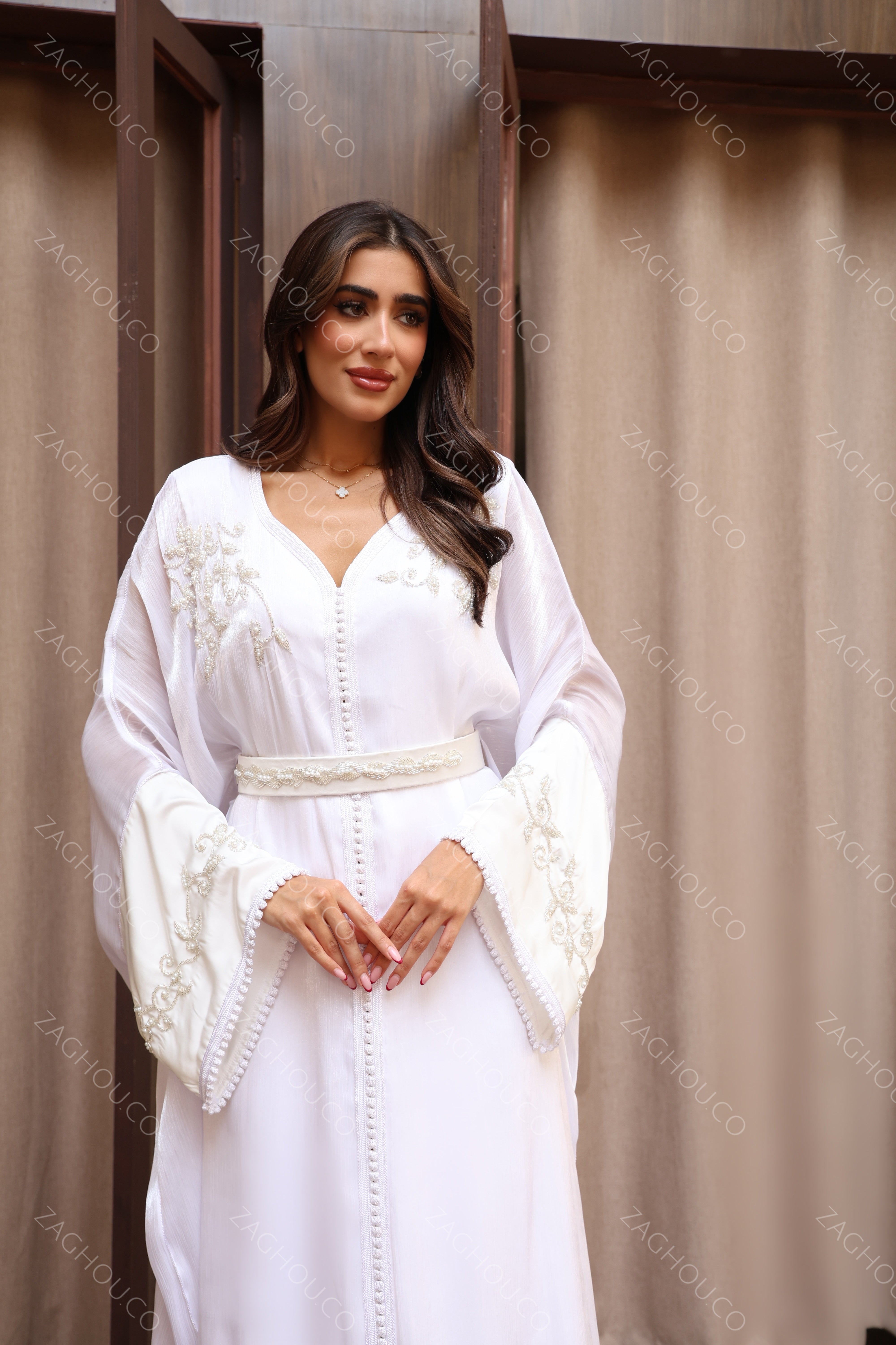 LARA KAFTAN